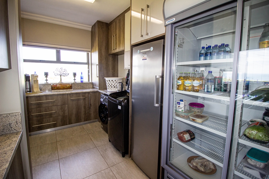 6 Bedroom Property for Sale in Kleinbaai Western Cape